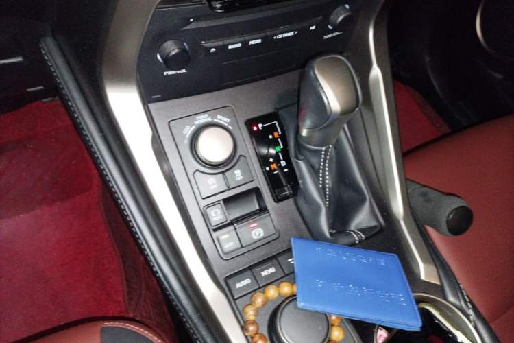 Used Lexus NX 2015 200T All-Wheel-Drive Fēngshàng Edition Gear Lever
