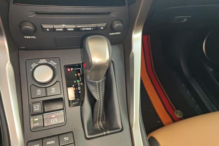 Used Lexus NX 2015 200T All-Wheel-Drive Fēngshàng Edition Gear Lever
