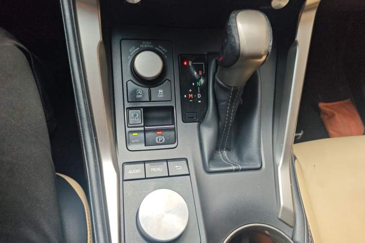 Used Lexus NX 2015 200T All-Wheel-Drive Fēngshàng Edition Gear Lever