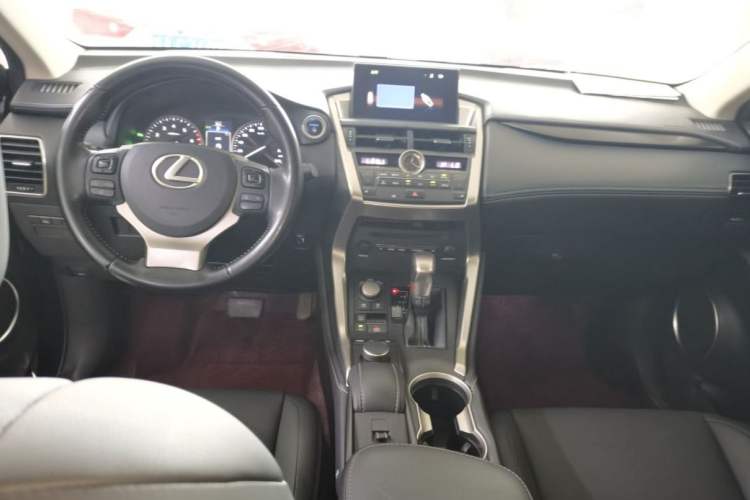 Used Lexus NX 2015 300h Front-Drive Fēngshàng Edition Interior 2
