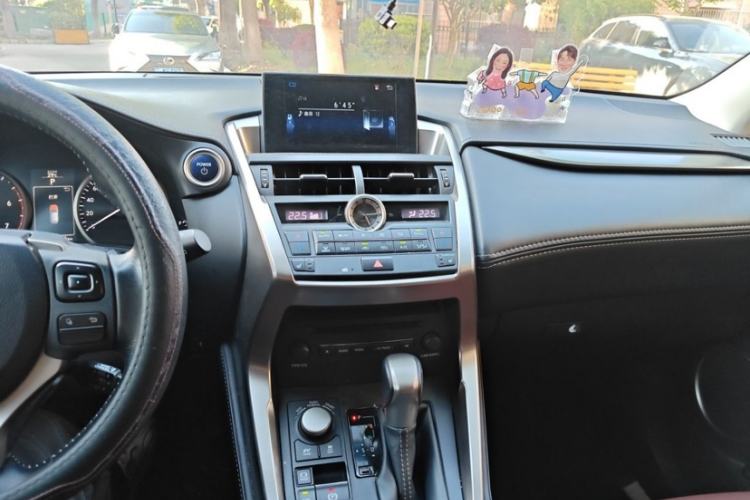 Used Lexus NX 2015 300h Front-Drive Fēngshàng Edition Interior 2