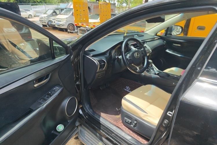 Used Lexus NX 2015 200T All-Wheel-Drive Fēngshàng Edition Interior 3