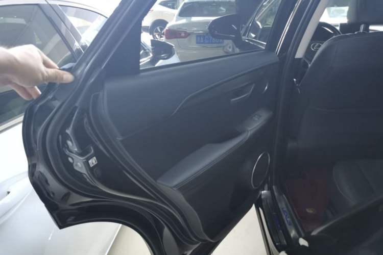 Used Lexus NX 2015 300h Front-Drive Fēngshàng Edition Interior 8