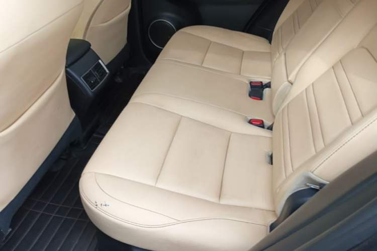 Used Lexus NX 2015 200T All-Wheel-Drive Fēngshàng Edition Left Rear Seat