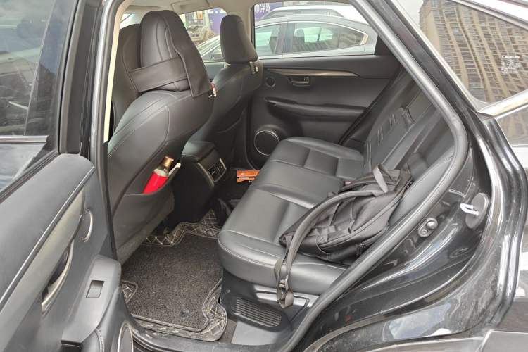 Used Lexus NX 2015 200T All-Wheel-Drive Fēngshàng Edition Left Rear Seat