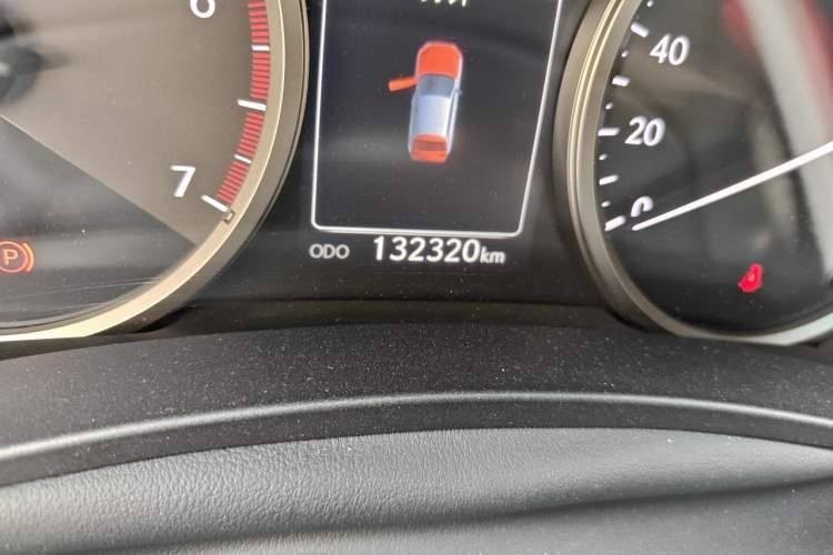Used Lexus NX 2015 200T All-Wheel-Drive Fēngshàng Edition Odometer Close Up