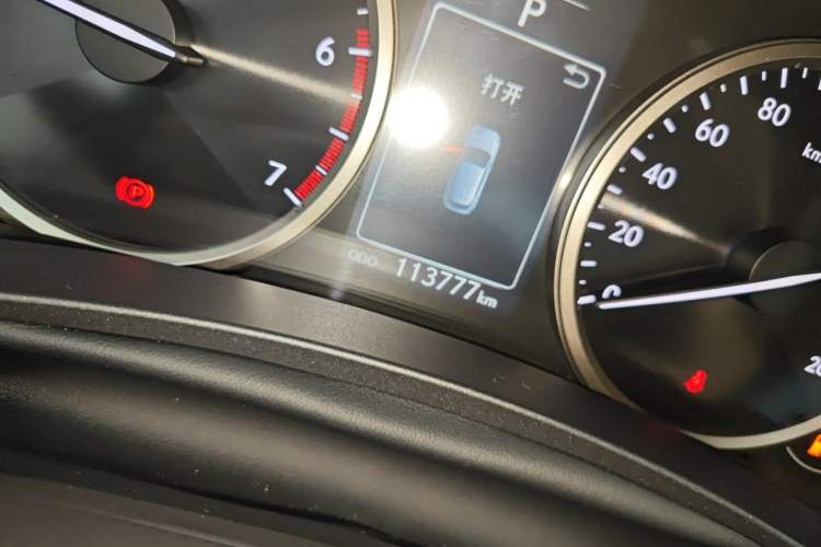 Used Lexus NX 2015 200T All-Wheel-Drive Fēngshàng Edition Odometer Close Up