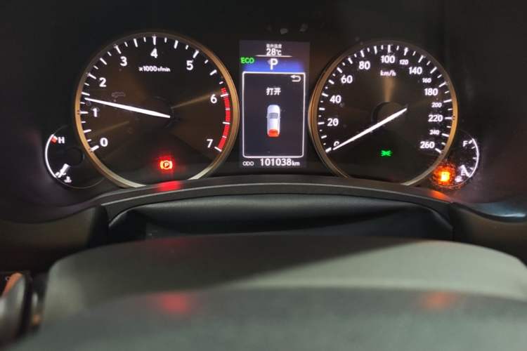 Used Lexus NX 2015 200T All-Wheel-Drive Fēngshàng Edition Odometer Close Up