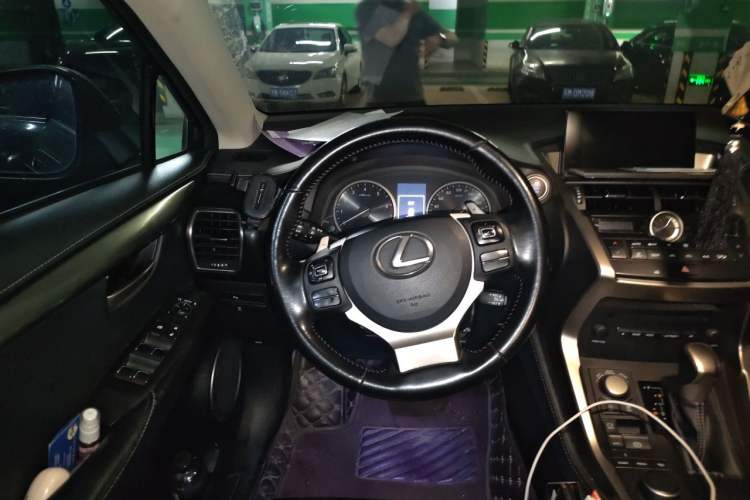 Used Lexus NX 2015 200T All-Wheel-Drive Fēngshàng Edition Steering Wheel
