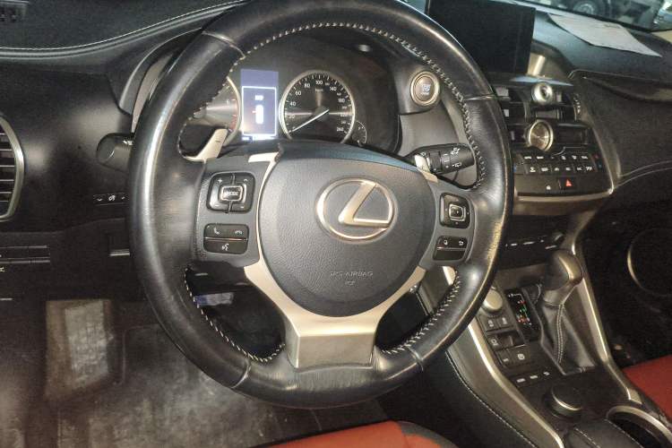 Used Lexus NX 2015 200T All-Wheel-Drive Fēngshàng Edition Steering Wheel