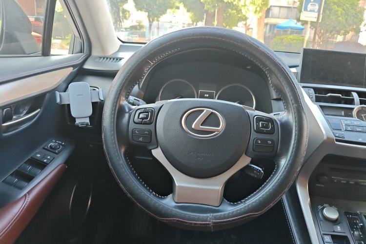 Used Lexus NX 2015 300h Front-Drive Fēngshàng Edition Steering Wheel