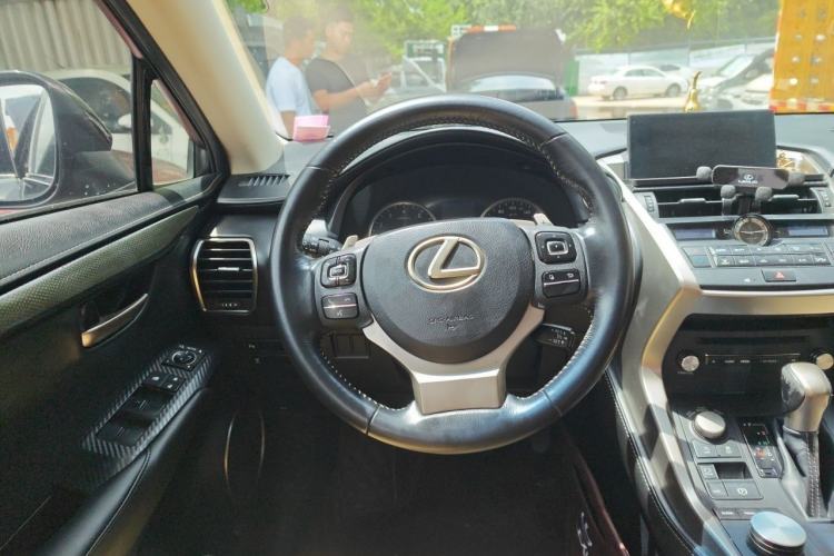 Used Lexus NX 2015 200T All-Wheel-Drive Fēngshàng Edition Steering Wheel