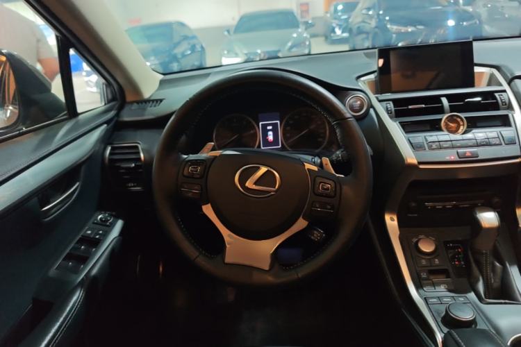 Used Lexus NX 2015 200T All-Wheel-Drive Fēngshàng Edition Steering Wheel