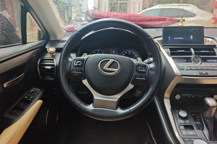 Used Lexus NX 2015 200T All-Wheel-Drive Fēngshàng Edition Steering Wheel