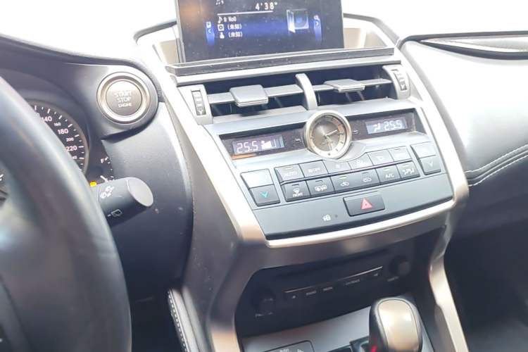 Used Lexus NX 2015 200 Front-Wheel Drive X-Trail SE Edition Audio And AC Panel