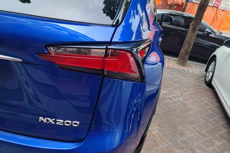 Used Lexus NX 2015 200 Front-Wheel Drive X-Trail SE Edition Exterior 3