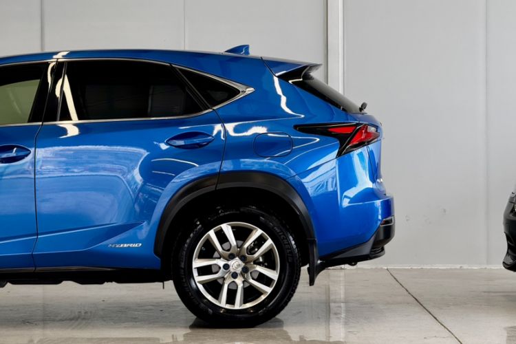 Used Lexus NX 2015 300h All-Wheel-Drive Fēngzhì Edition Exterior 4