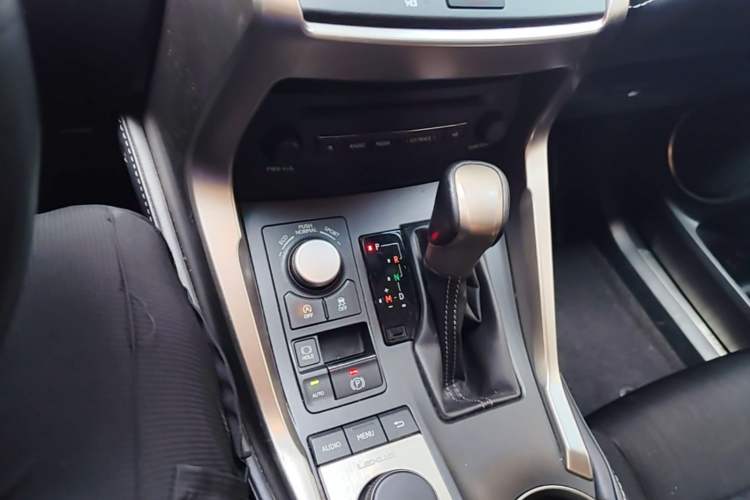 Used Lexus NX 2015 200 Front-Wheel Drive X-Trail SE Edition Gear Lever