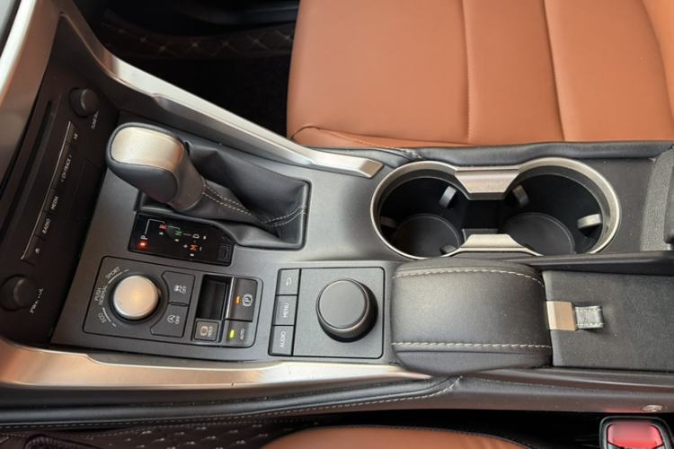 Used Lexus NX 2015 200 Front-Wheel Drive X-Trail SE Edition Gear Lever