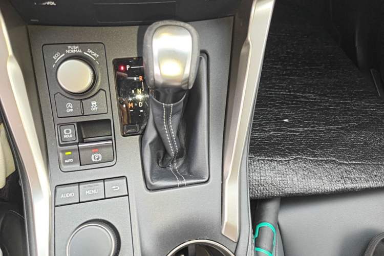 Used Lexus NX 2015 200T All-Wheel-Drive Fēngshàng Edition Gear Lever