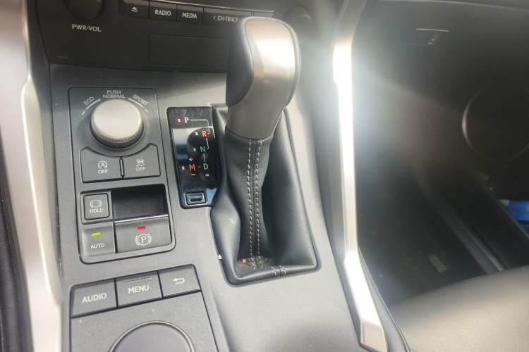 Used Lexus NX 2015 200T All-Wheel-Drive Fēngshàng Edition Gear Lever