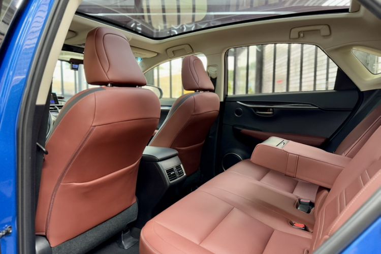 Used Lexus NX 2015 300h All-Wheel-Drive Fēngzhì Edition Headliner