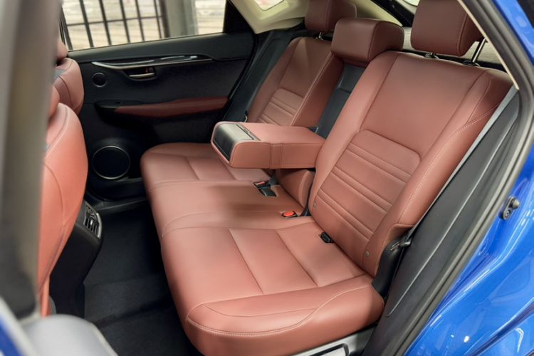 Used Lexus NX 2015 300h All-Wheel-Drive Fēngzhì Edition Interior 2