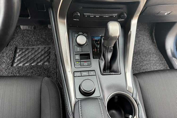 Used Lexus NX 2015 200 Front-Wheel Drive X-Trail SE Edition Interior 3