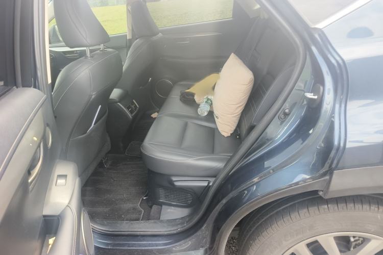 Used Lexus NX 2015 200T All-Wheel-Drive Fēngshàng Edition Interior 4