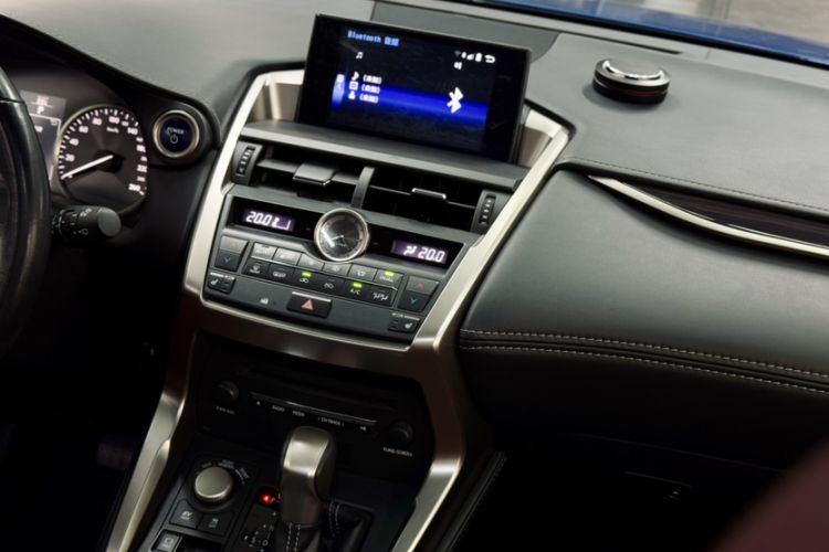 Used Lexus NX 2015 300h All-Wheel-Drive Fēngzhì Edition Interior 5
