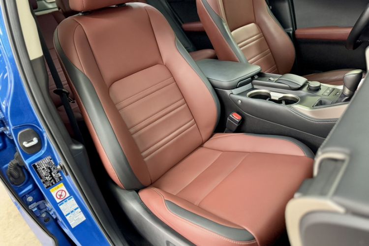 Used Lexus NX 2015 300h All-Wheel-Drive Fēngzhì Edition Interior 8