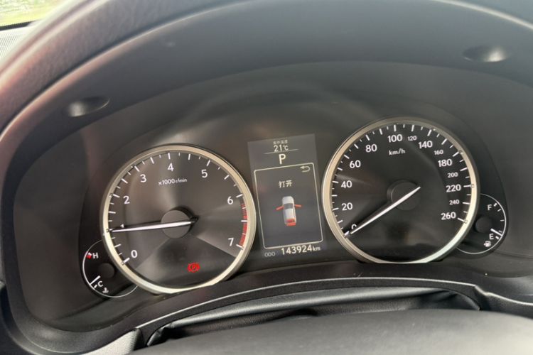 Used Lexus NX 2015 200 Front-Wheel Drive X-Trail SE Edition Odometer Close Up