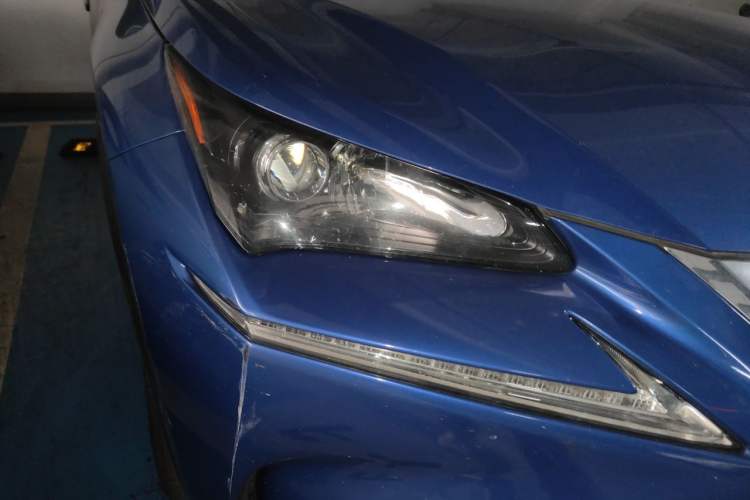 Used Lexus NX 2015 200 Front-Wheel Drive X-Trail SE Edition Right Front Headlight