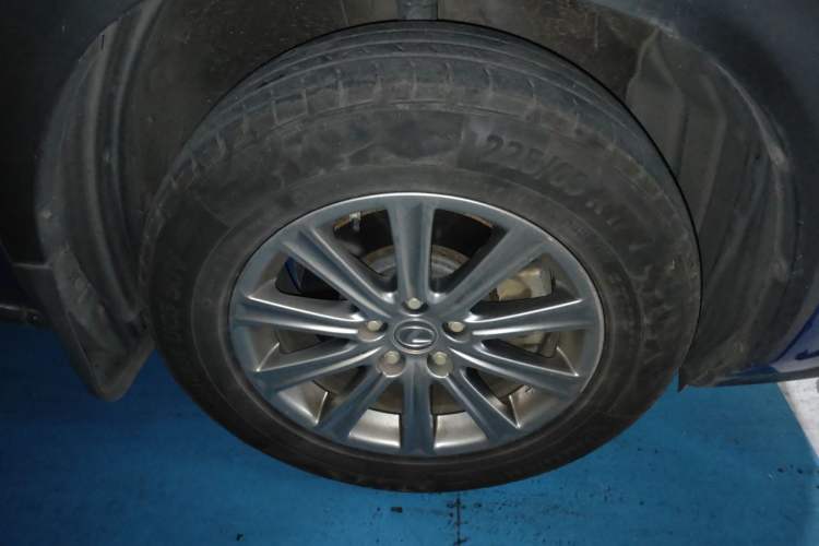 Used Lexus NX 2015 200 Front-Wheel Drive X-Trail SE Edition Right Front Wheel Hub
