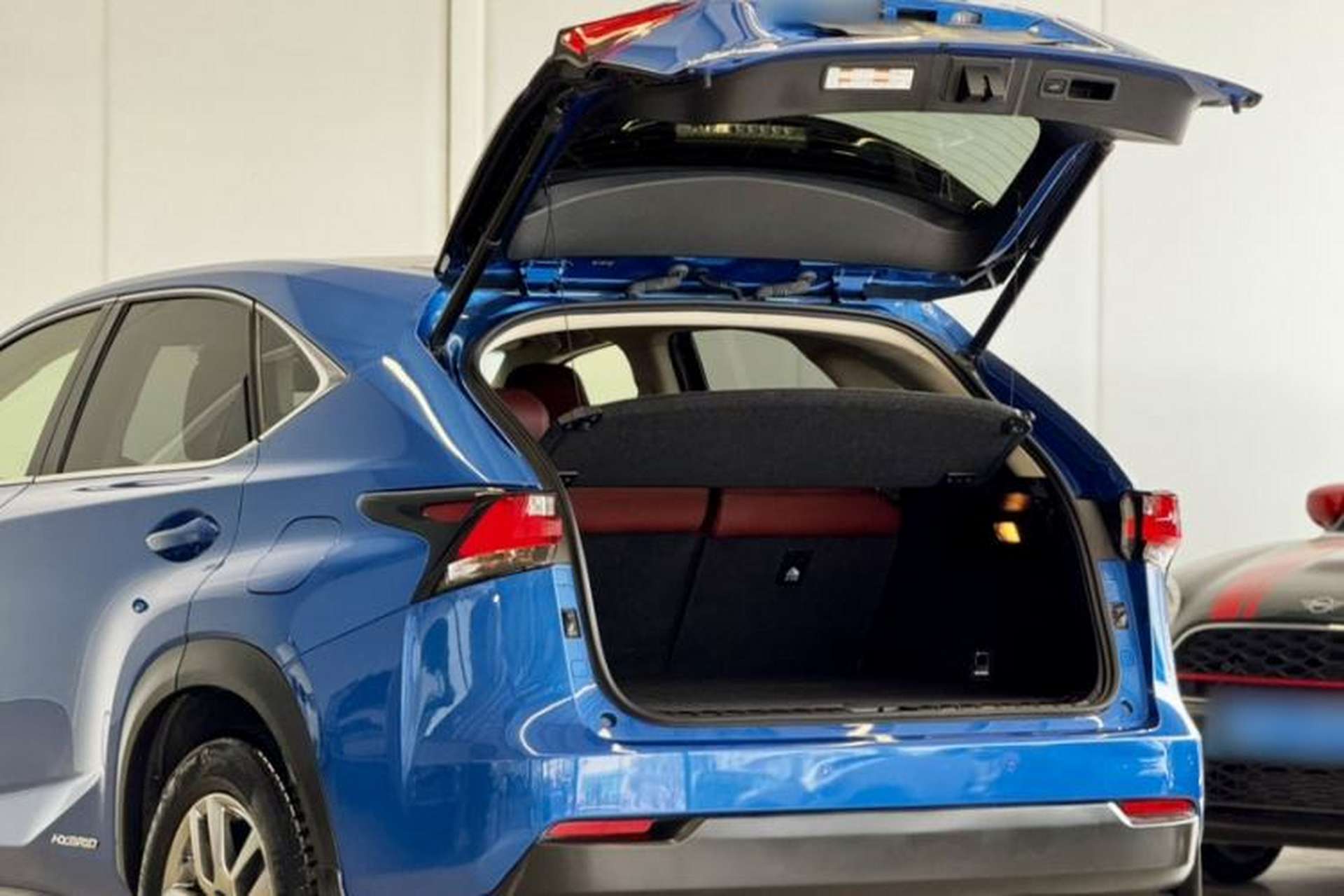 Used Lexus NX 2015 300h All-Wheel-Drive Fēngzhì Edition Trunk