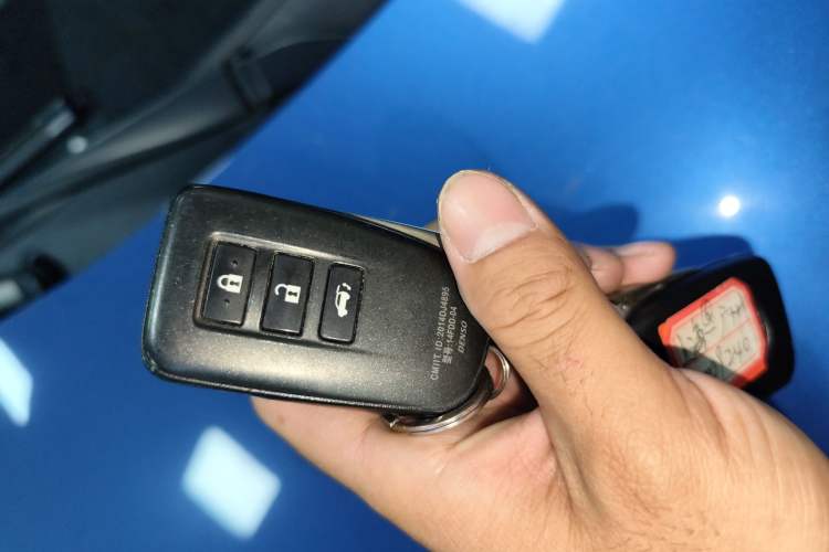 Used Lexus NX 2015 300h Front-Drive Fēngshàng Edition Vehicle Key