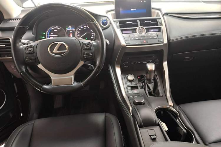 Used Lexus NX 2015 300h All-Wheel-Drive Fēngzhì Edition Center Console
