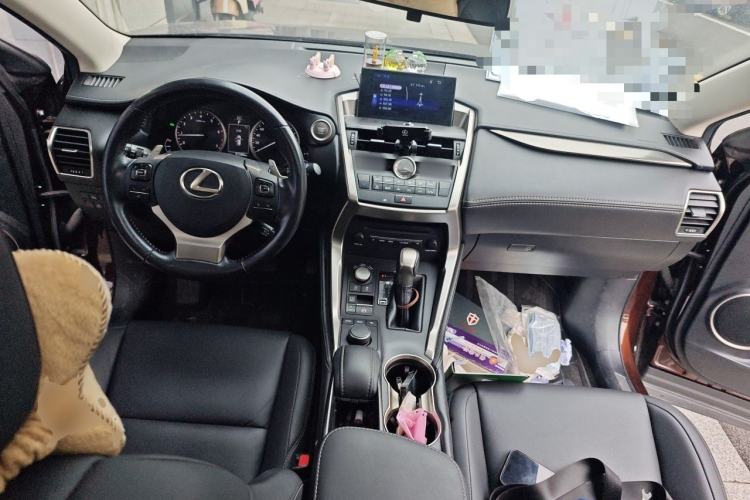 Used Lexus NX 2015 200T All-Wheel-Drive Fēngshàng Edition Center Console