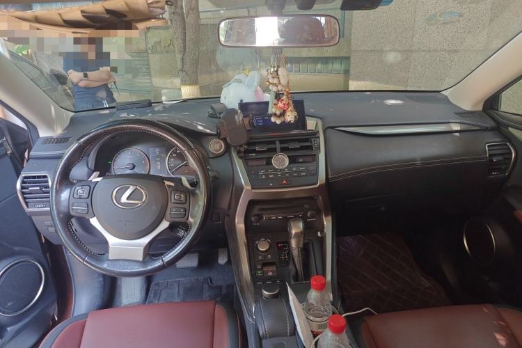 Used Lexus NX 2015 200T All-Wheel-Drive Fēngshàng Edition Center Console