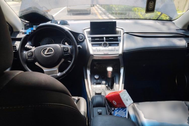 Used Lexus NX 2015 200T All-Wheel-Drive Fēngshàng Edition Center Console