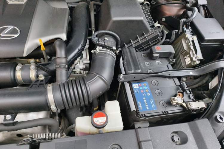 Used Lexus NX 2015 200T All-Wheel-Drive Fēngshàng Edition Engine Bay Left
