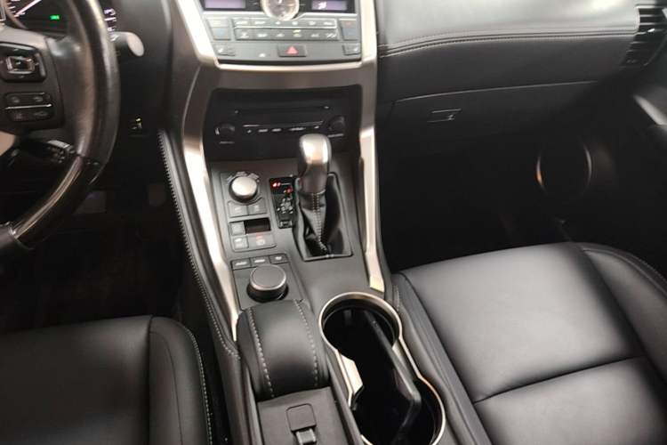 Used Lexus NX 2015 300h All-Wheel-Drive Fēngzhì Edition Gear Lever