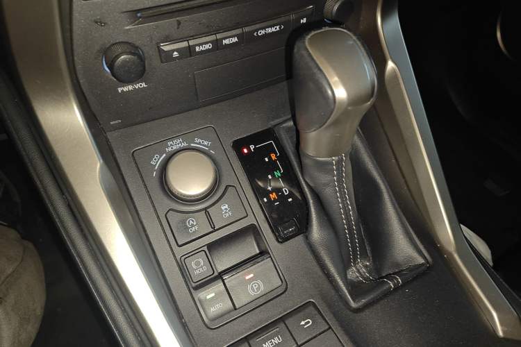 Used Lexus NX 2015 200 Front-Wheel Drive X-Trail SE Edition Gear Lever