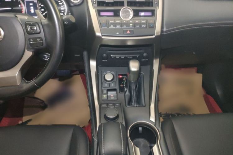Used Lexus NX 2015 200T All-Wheel-Drive Fēngshàng Edition Interior 5