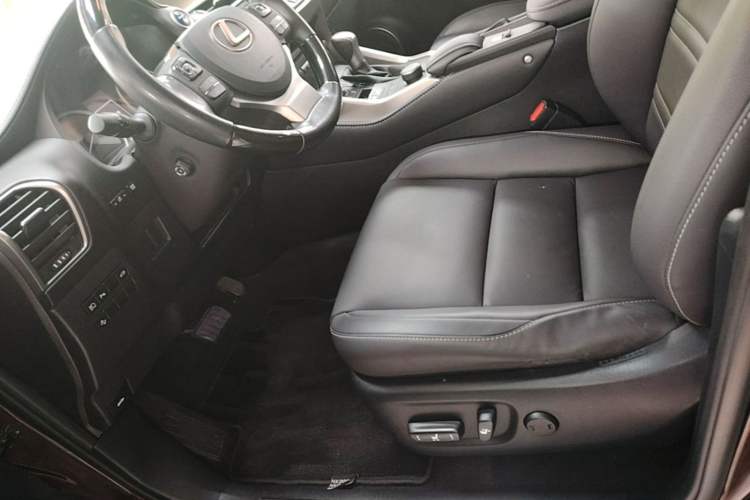 Used Lexus NX 2015 300h All-Wheel-Drive Fēngzhì Edition Left Front Seat