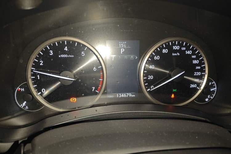 Used Lexus NX 2015 200 Front-Wheel Drive X-Trail SE Edition Odometer Close Up