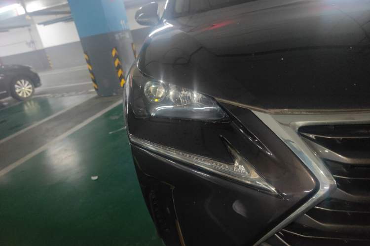 Used Lexus NX 2015 300h Front-Drive Fēngshàng Edition Right Front Headlight