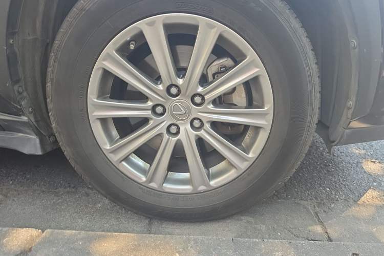 Used Lexus NX 2015 200 Front-Wheel Drive X-Trail SE Edition Right Front Wheel Hub