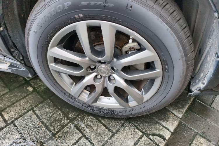 Used Lexus NX 2015 200T All-Wheel-Drive Fēngshàng Edition Right Front Wheel Hub
