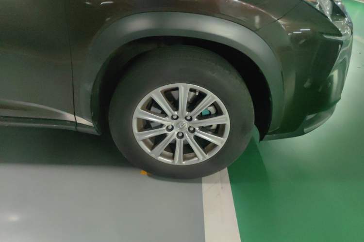 Used Lexus NX 2015 200 Front-Wheel Drive X-Trail SE Edition Right Front Wheel Hub